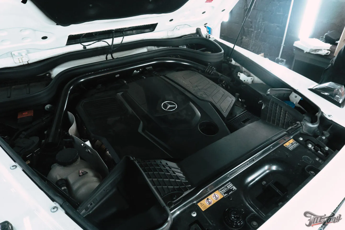 Фирменный шиномонтаж и техническое обслуживание Mercedes G-class